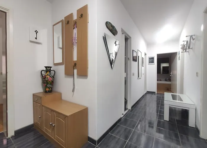 Apartamento Ruza - Grand 1 *